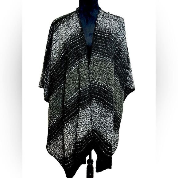 WOOLRICH STRIPED BLANKET WRAP/SHAW GRAY & BLACK *Perfect for Winter* ONE SIZE - Picture 1 of 8